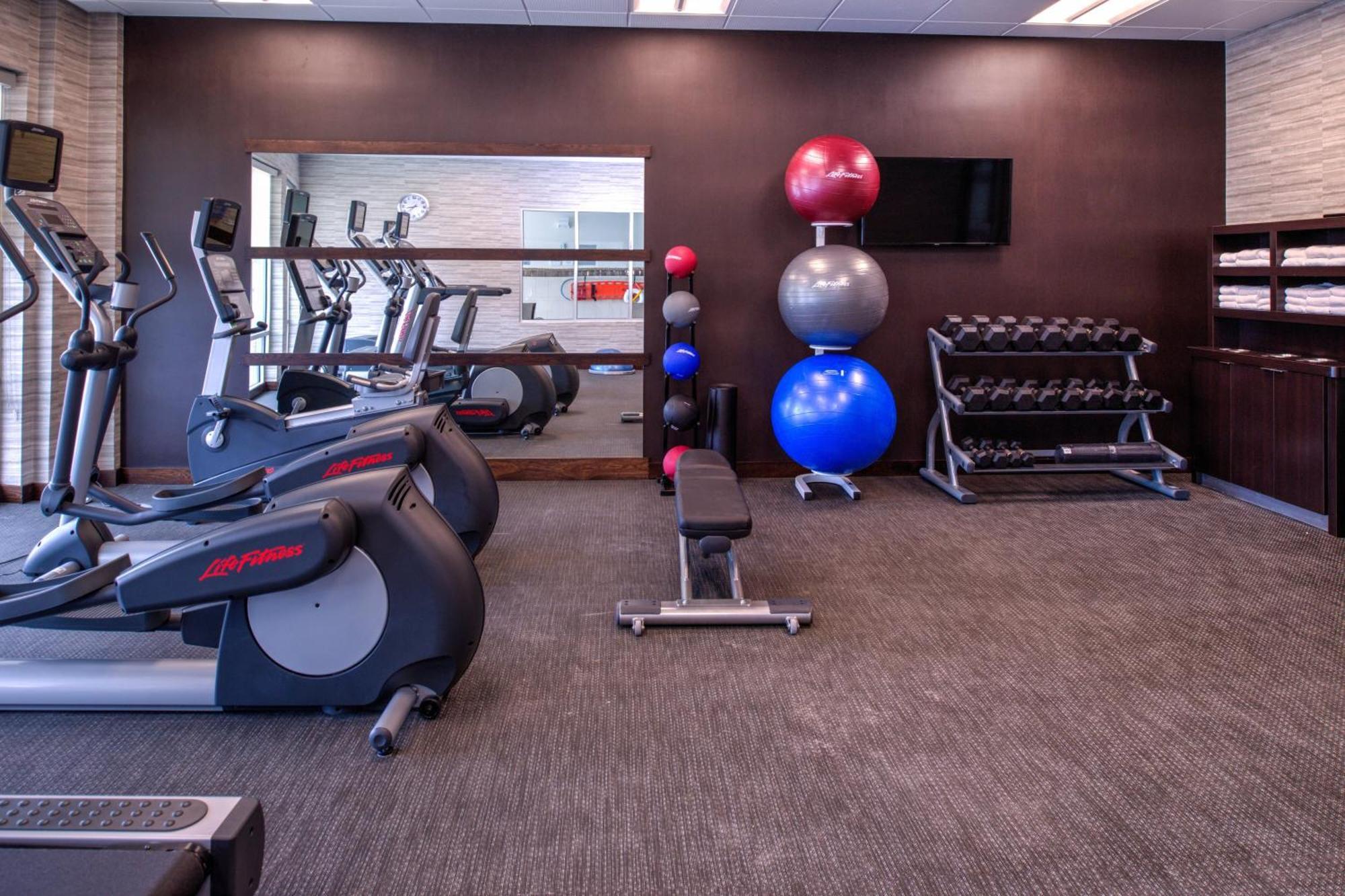 Courtyard By Marriott Detroit Farmington Farmington Hills Exterior foto